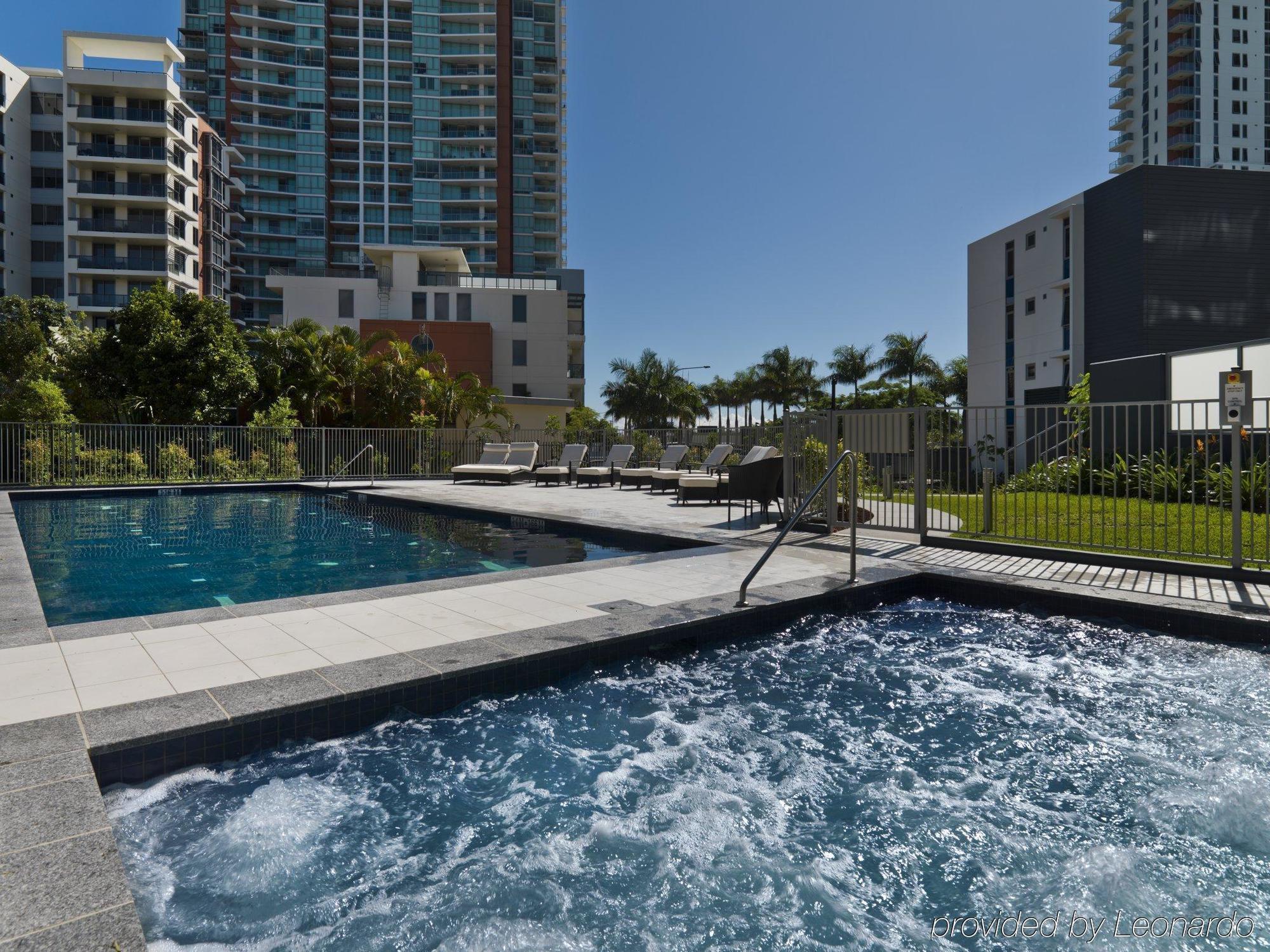 Meriton Serviced Apartments Aqua Street Gold Coast Exterior foto