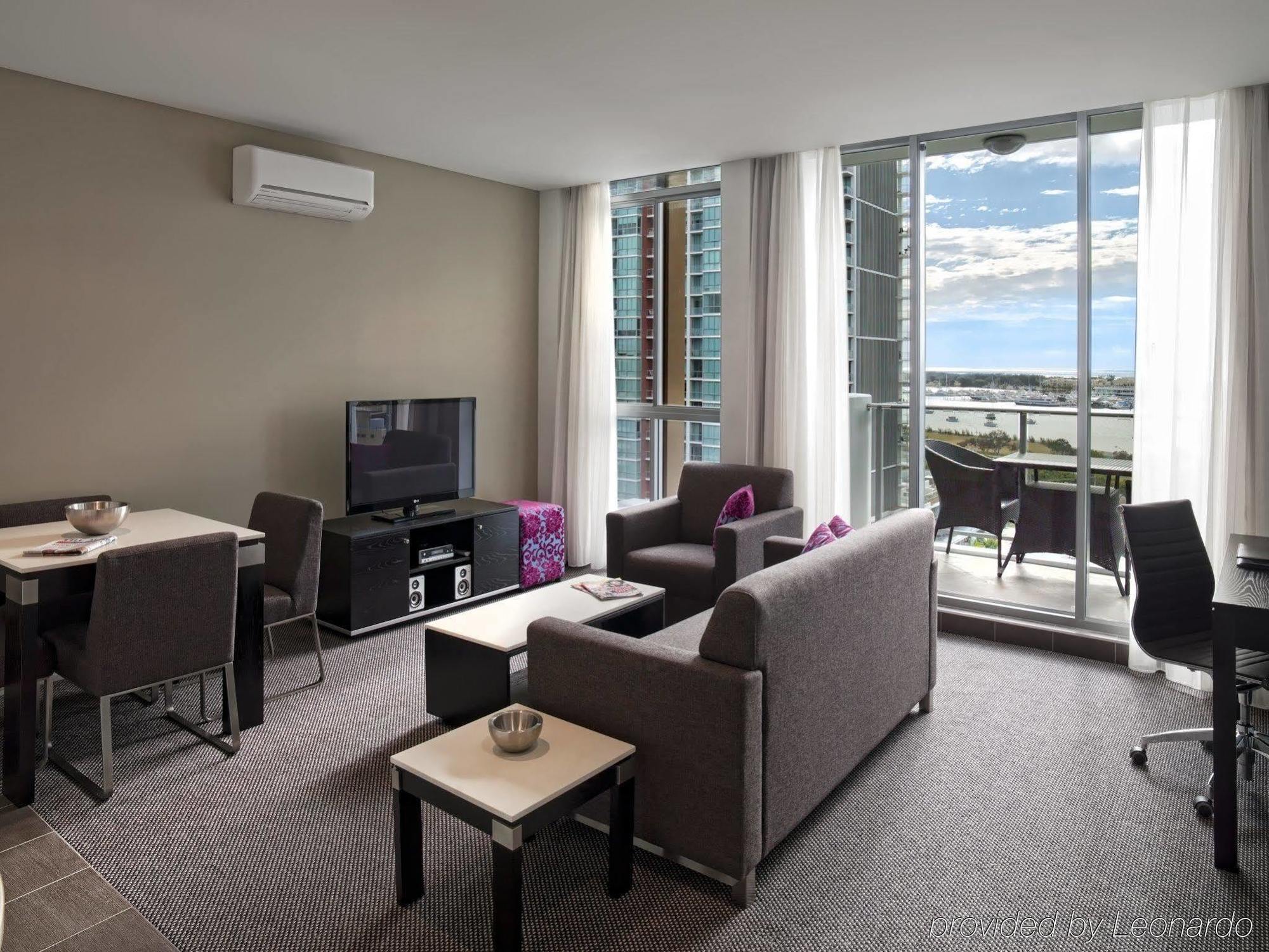 Meriton Serviced Apartments Aqua Street Gold Coast Exterior foto