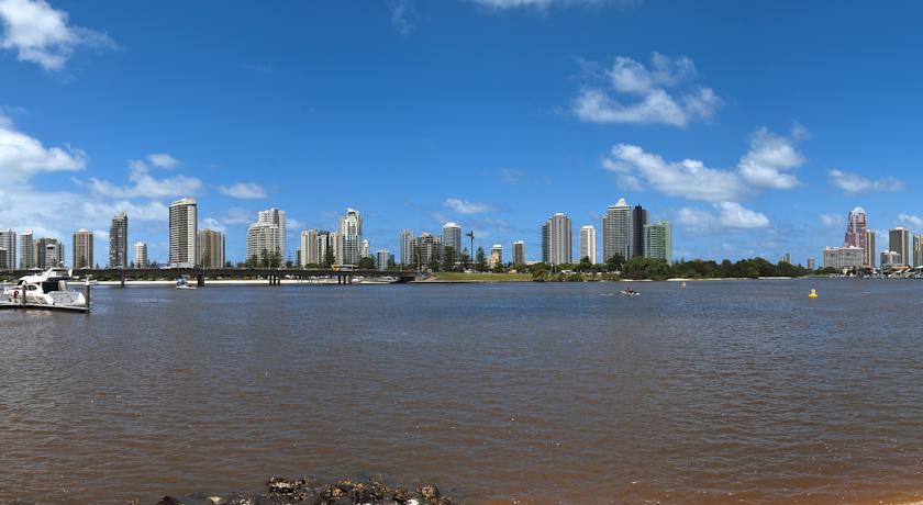 Meriton Serviced Apartments Aqua Street Gold Coast Exterior foto